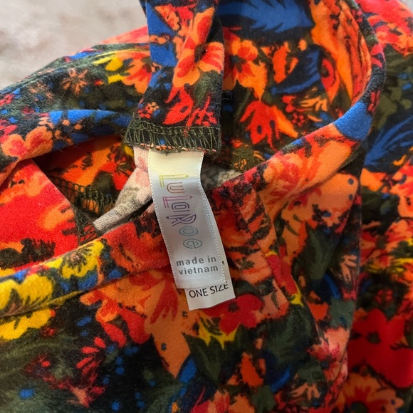 Lularoe o/s leggings - Picture 2 of 3